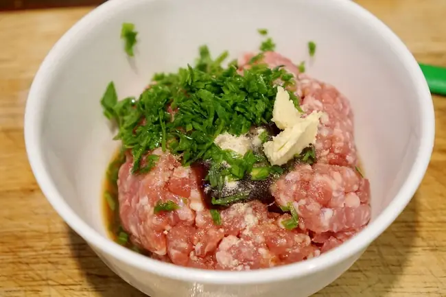 Cách làm canh hoa bí nhồi thịt: