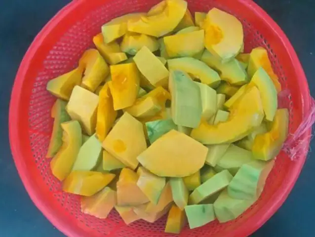 Cách chọn mua bí đỏ ngon, dẻo thơm không bị sượng