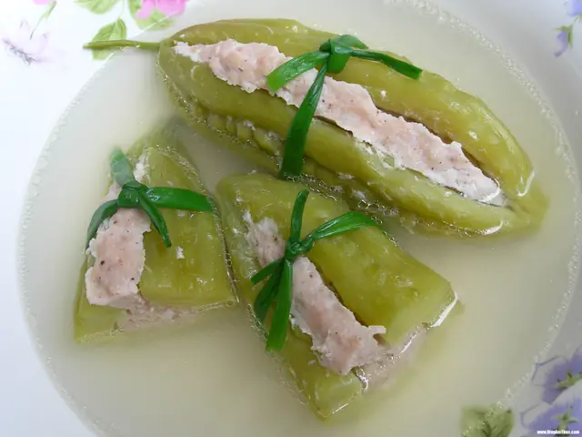 Cách nấu canh khổ qua nhồi cá thác lác nóng hổi cho cả nhà xì xụp