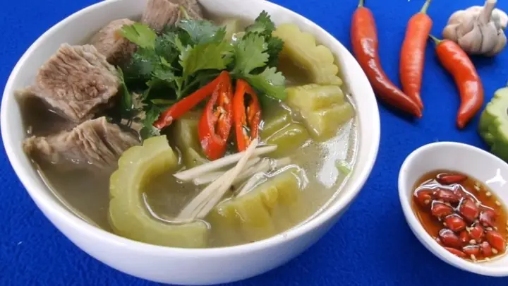 7. Canh khổ qua thịt bò