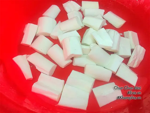 Hãy đổi món cho bữa cơm nhà bạn với món canh sườn nấu khoai mì (củ sắn) thơm ngon, nóng hổi này nhé!