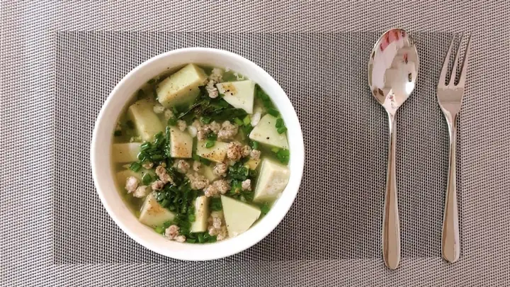 CÁCH NẤU CANH KHOAI MÔN THỊT BẰM CÁCH NẤU CANH KHOAI MÔN THỊT BẰM