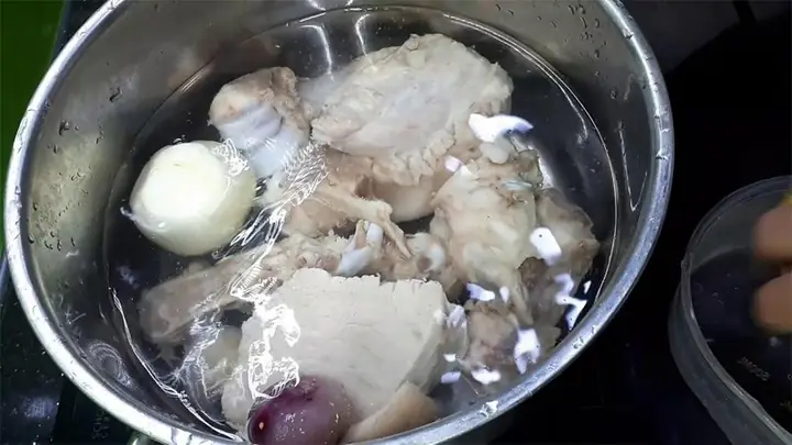 Sơ Chế Xương Trước Khi Nấu