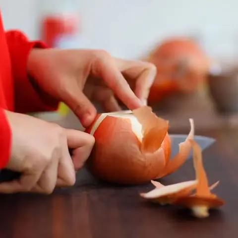 Sơ chế các nguyên liệu Sơ chế các nguyên liệu