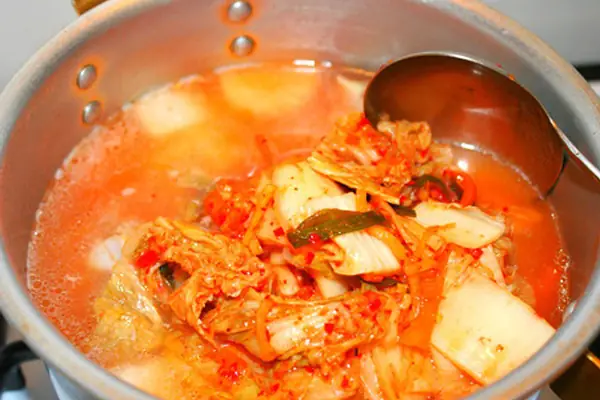 Bước 3: Nấu Canh