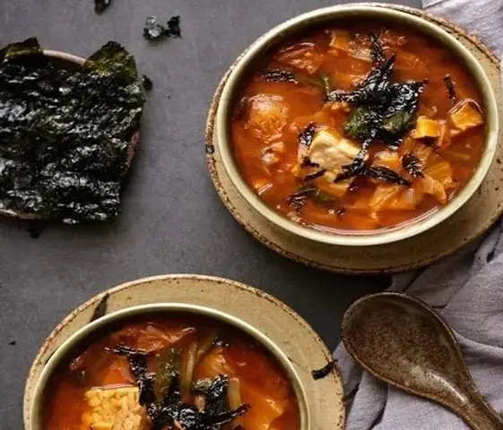 Gợi Ý Cách Nấu Canh Kim Chi Rong Biển Ngon Bổ