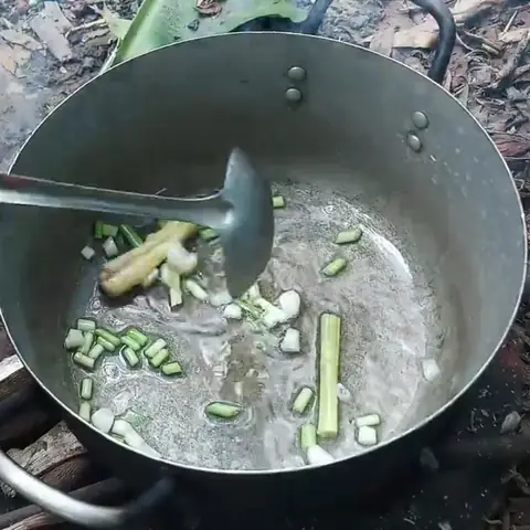 Cách nấu lẩu lươn lá giang thơm ngon, bắt vị cực hấp dẫn Cách nấu lẩu lươn lá giang thơm ngon, bắt vị cực hấp dẫn