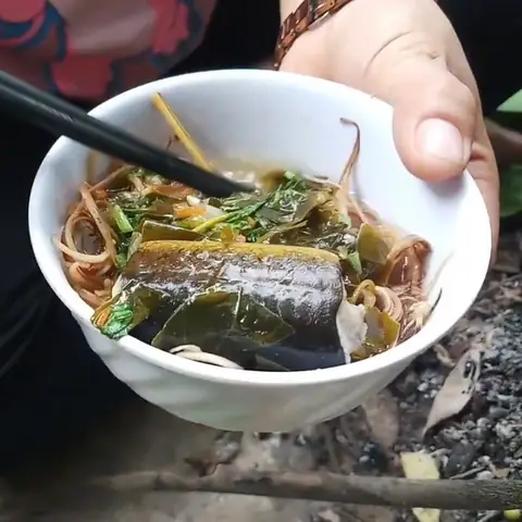 Cách nấu lẩu lươn lá giang thơm ngon, bắt vị cực hấp dẫn Cách nấu lẩu lươn lá giang thơm ngon, bắt vị cực hấp dẫn