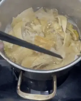 Canh Măng Khô Mà Nấu Thế Này Thì Đơn Giản Mà Vẫn Ngon, Mẹ Chồng Khó Tính Đến Mấy Cũng Sẽ "ưng Cái Bụng" Liền! - Ảnh 4.