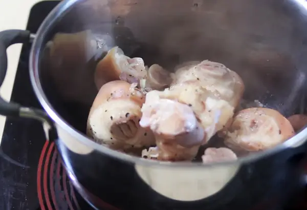 Bước 3. Nấu canh