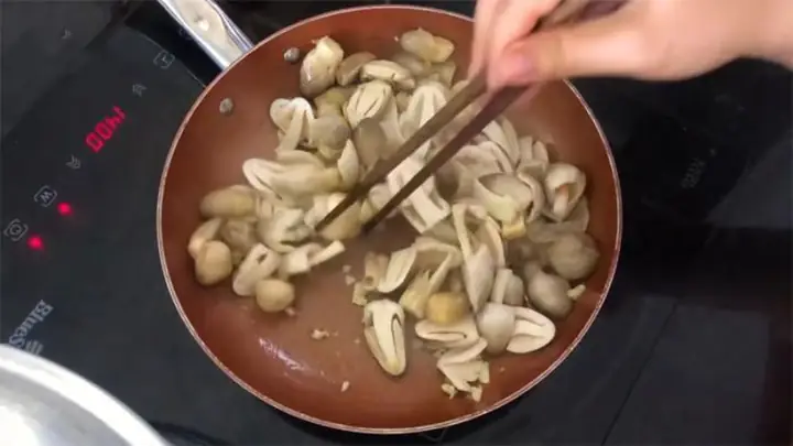 Cách Nấu Canh Mồng Tơi Nấm Chay