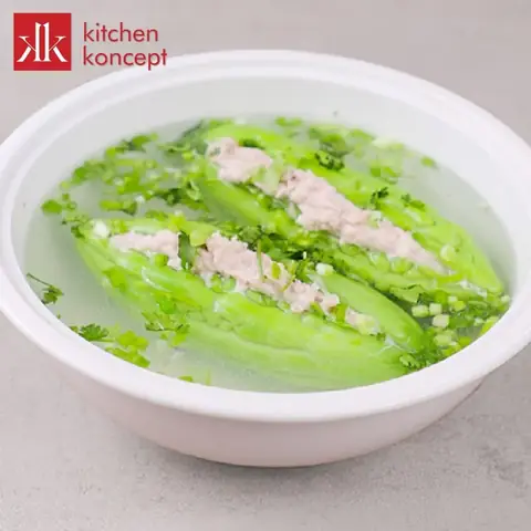 1.3 Nấu canh khổ qua nhồi thịt