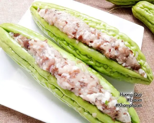 Bước 3: Nhồi thịt mướp đắng