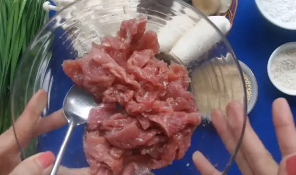 1. Canh Nấm Thịt Bò