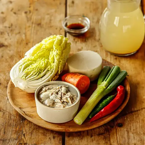 Một Bát Canh Cải Thảo Củ Cải Nấu Hàu Nóng Hổi Là Một Món Canh Có Vị Ngọt Thơm Rất Đặc Trưng, Không Chỉ Ngon Miệng Mà Còn Giúp Làm Ấm Cơ Thể Ngày Lạnh.