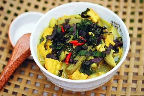 Bước 3: Nấu canh ốc chuối đậu