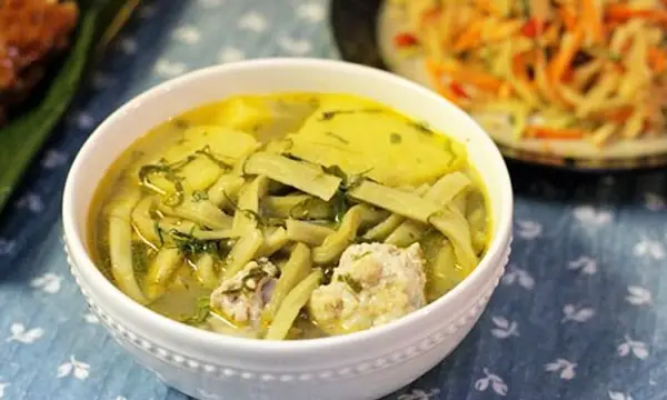 Canh Rau Tiến Vua Nấu Thịt Viên