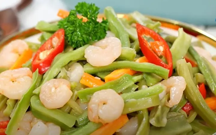 Rau Tiến Vua Xào Hải Sản