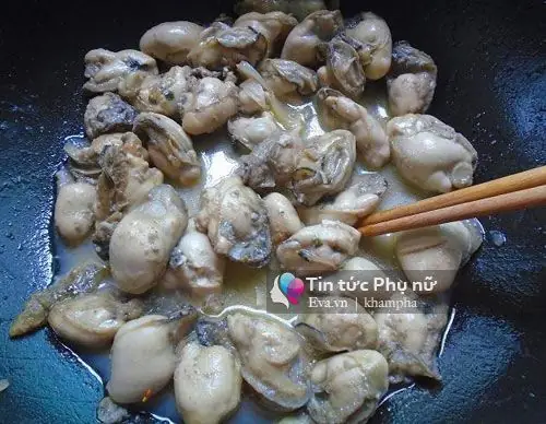 Từng Miếng Thịt Hàu Béo Mũm, Ngậy Thơm Và Bổ Dưỡng Khiến Món Canh Riêu Thêm Ngon Và Hấp Dẫn. Từng Miếng Thịt Hàu Béo Mũm, Ngậy Thơm Và Bổ Dưỡng Khiến Món Canh Riêu Thêm Ngon Và Hấp Dẫn.