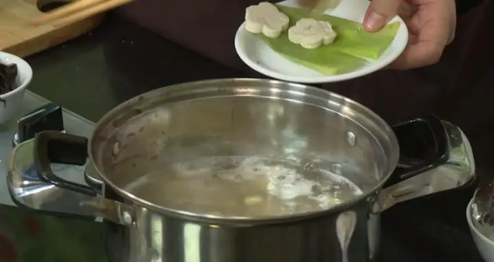 Hướng Dẫn Nấu Canh Rong Biển Hạt Sen Chay Hướng Dẫn Nấu Canh Rong Biển Hạt Sen Chay