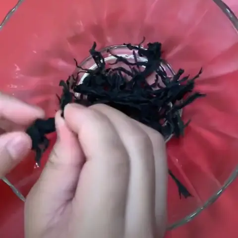 2 Cách Nấu Canh Rong Biển Với Trứng Gà Và Thịt Gà Thơm Ngon Đơn Giản