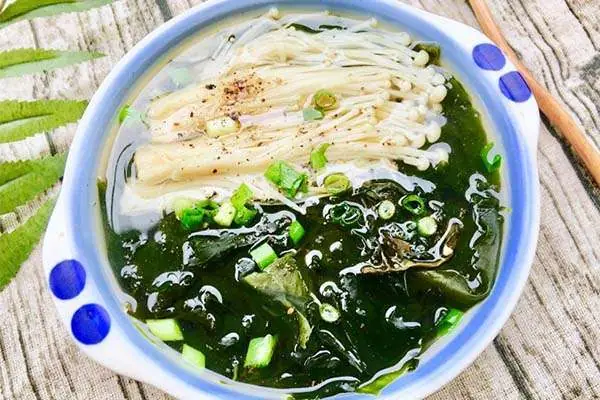 Hướng Dẫn Cách Nấu Canh Rong Biển Với Nấm Kim Châm Thơm Ngon