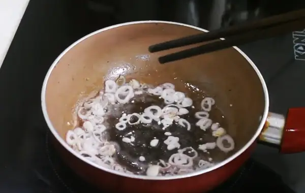 Cách nấu canh rong biển với sườn