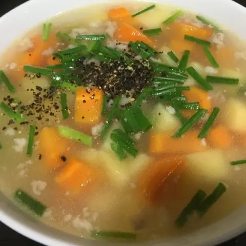 Cách nấu canh su hào khoai tây cà rốt ngọt thanh, đậm đà Cách nấu canh su hào khoai tây cà rốt ngọt thanh, đậm đà