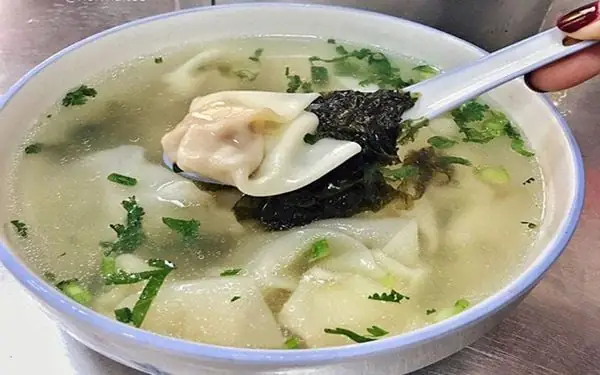 Trộn Đều Nguyên Liệu Và Tạo Hình Cho Sủi Cảo