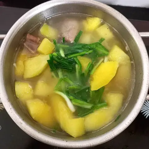 Nấu Canh Đu Đủ Với Sườn