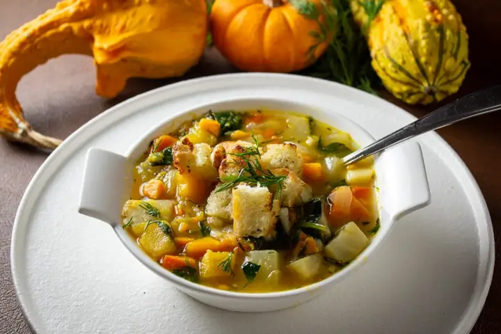 Súp Rau Củ Chay Là Một Món Ăn Giàu Chất Dinh Dưỡng Và Có Nhiều Tác Dụng Tốt Cho Sức Khỏe. Tuy Nhiên Việc Nấu Súp Rau Củ Chay Thường Gây Ngán Và Không Hấp Dẫn. Vì Thế Trong Bài Viết Này, Veggie Sẽ Gửi Đến Bạn 5 Cách Nấu Súp Rau Củ Chay Vừa Đơn Giản, Vừa Ngon Miệng Cho Cả Nhà. Súp Rau Củ Chay Là Một Món Ăn Giàu Chất Dinh Dưỡng Và Có Nhiều Tác Dụng Tốt Cho Sức Khỏe. Tuy Nhiên Việc Nấu Súp Rau Củ Chay Thường Gây Ngán Và Không Hấp Dẫn. Vì Thế Trong Bài Viết Này, Veggie Sẽ Gửi Đến Bạn 5 Cách Nấu Súp Rau Củ Chay Vừa Đơn Giản, Vừa Ngon Miệng Cho Cả Nhà.