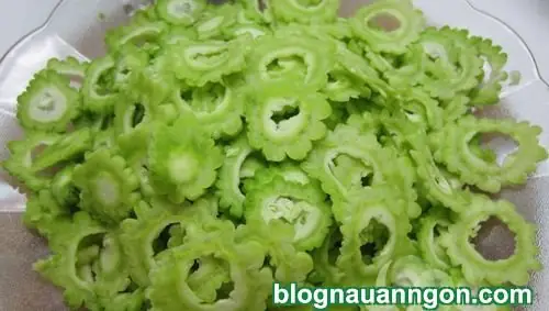 Cách Làm Món Mướp Đắng Xào Trứng Thơm Ngon Bổ Dưỡng, Không Hề Bị Đắng !