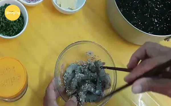 Bước 1: Sơ Chế Nguyên Liệu