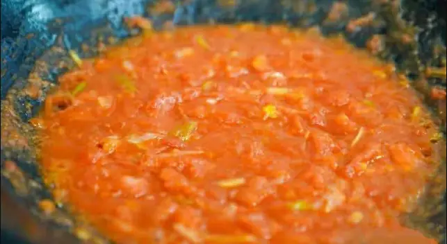 Khi nấu canh trứng cà chua, hãy áp dụng theo mẹo này, món canh vừa có "hoa" trứng đẹp mắt lại mịn màng và thơm ngon.