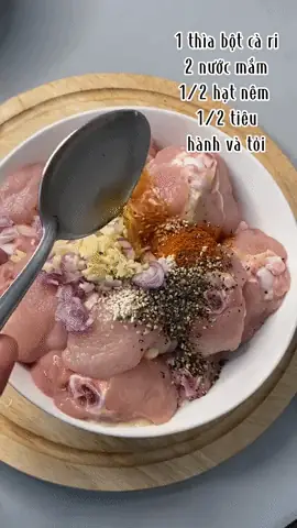 - Bước 2: Ướp Gà