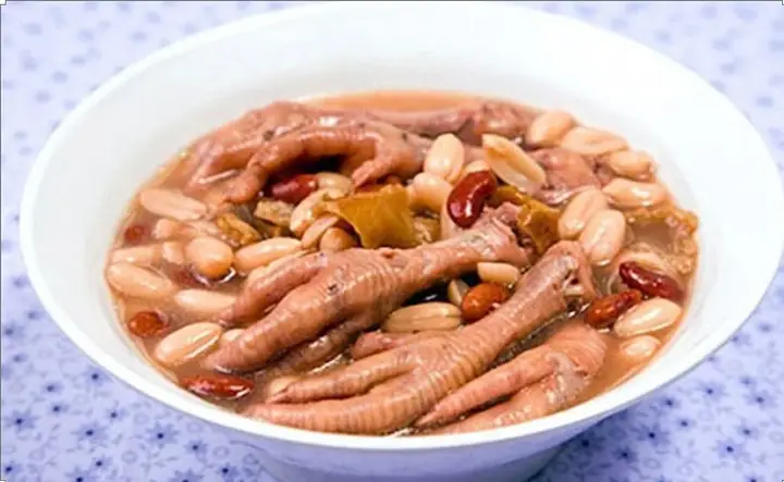 Cách nấu chân gà hầm đậu phộng ngon miệng, mới lạ