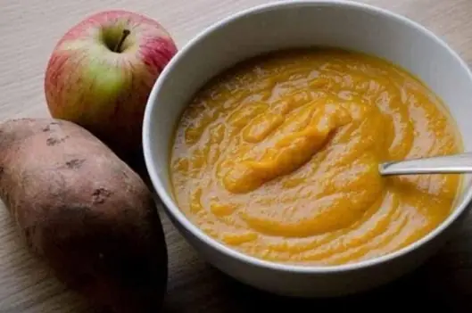 Nấu Cháo Ăn Dặm Cho Bé 5 Tháng Với Món Cháo Táo Và Khoai Lang Nấu Cháo Ăn Dặm Cho Bé 5 Tháng Với Món Cháo Táo Và Khoai Lang