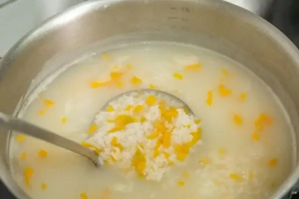 Nấu Cháo Bí Đỏ Thịt Bằm