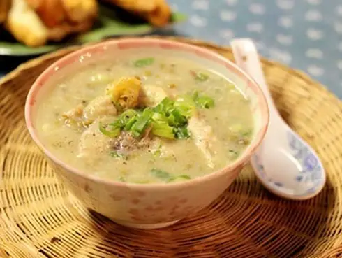 Thịt Cá Chép Chứa Nhiều Dinh Dưỡng Giúp Bà Bầu An Thai, Giúp Thai Nhi Thông Minh Nhưng Vấn Đề "ốm Nghén" Lại Ngăn Cản Nhiều Mẹ Bầu Ăn Cá Vì Tanh. Dưới Đây Là Cách Nấu Cháo Cá Chép Đậu Xanh, Đậu Đỏ Cho Bà Bầu Thơm Ngon, Không Tanh, Dễ Ăn Nhất.