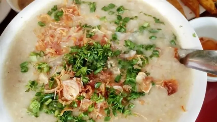 Dưới đây là cách nấucháo cáchép đậu xanh thơm bùi, không tanh, mẹ bầu hãy thử để bổ sung dinh dưỡng, giúp bà bầu an thai, thai nhi phát triển tốt, và nhất là không tanh đảm bảo mẹ bầu sẽ thích mê.