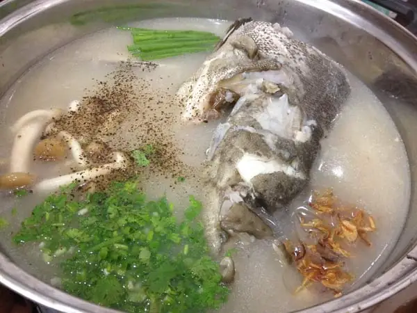 Cách nấu cháo cá chép nguyên con đơn giản lại không hề bị tanh, ai ăn cũng mê ngay - Ảnh 4 Cách nấu cháo cá chép nguyên con đơn giản lại không hề bị tanh, ai ăn cũng mê ngay - Ảnh 4