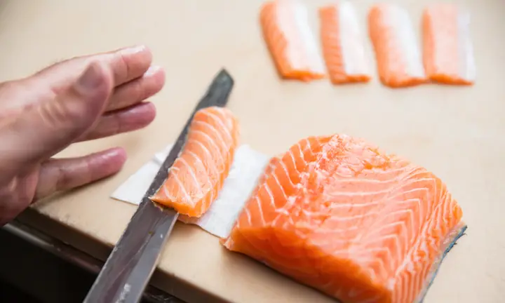 Cách sơ chế cá hồi