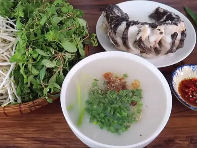 2.3. Cách nấu cháo cá lóc nguyên con nước cốt dừa mới lạ