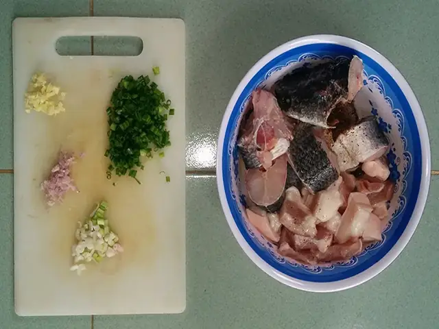 2.3. Cách nấu cháo cá lóc nguyên con nước cốt dừa mới lạ