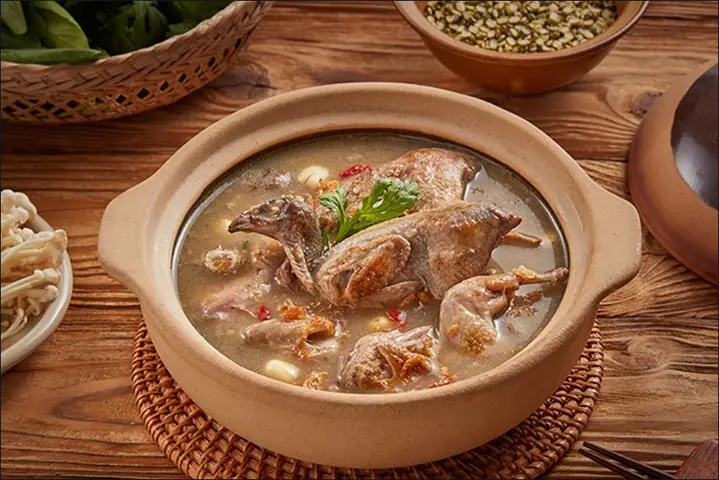 Nấu cháo chim cút và hạt sen (Công thức được chia sẻ từ người dùng) Nấu cháo chim cút và hạt sen (Công thức được chia sẻ từ người dùng)