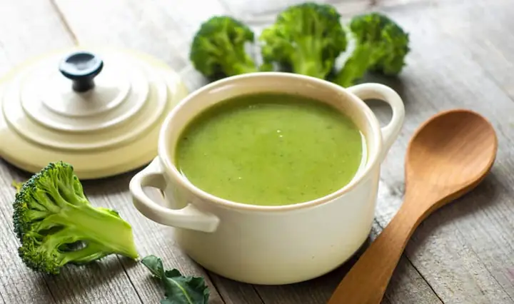 Cách nấu cháo cá chép bông cải xanh cho bé ăn dặm