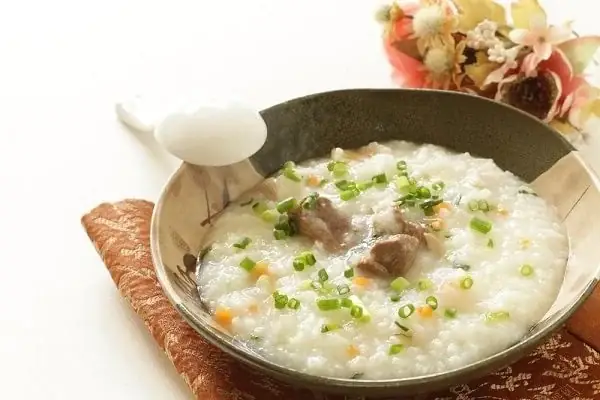 Thực hiện cháo thịt bò cà rốt Thực hiện cháo thịt bò cà rốt