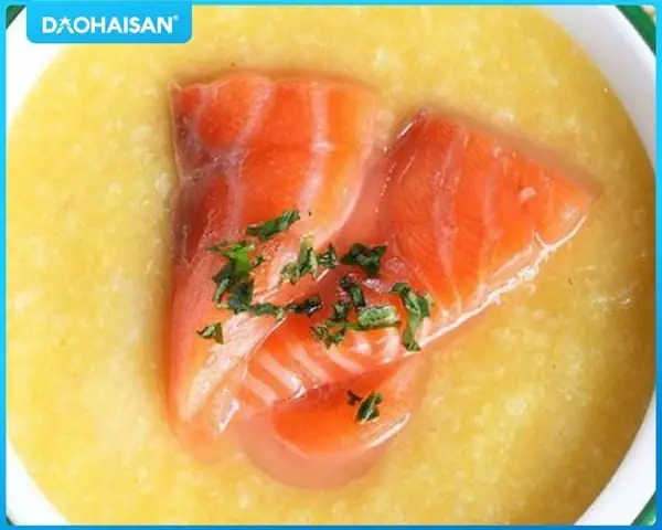 Mách Mẹ Cách Nấu Cháo Đầu Cá Hồi Bổ Dưỡng Đầy Năng Lượng Cho Cả Nhà