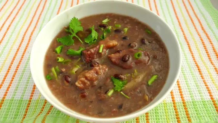 Cách Nấu Cháo Đậu Đen Hầm Xương