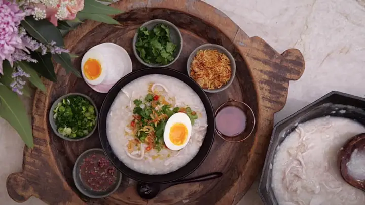 Cháo gà xé phay là món cháo không thể bỏ qua đối với các tín đồ thịt gà. Hướng dẫn cách nấu cháo gà xé phay chuẩn công thức, thơm ngon, đậm vị.